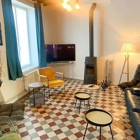 Grande Maison Idéalement Située: Les Arômes Hébergement de vacances