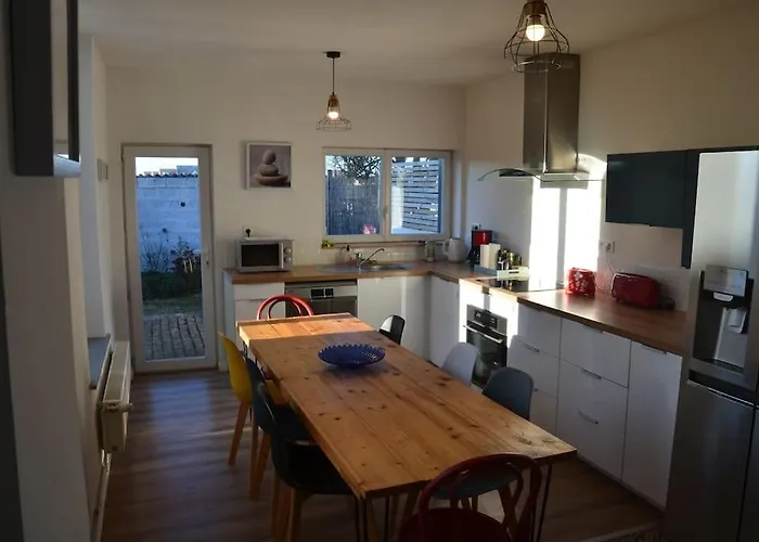 Grande Maison Idealement Situee: Les Aromes Ferienhaus *